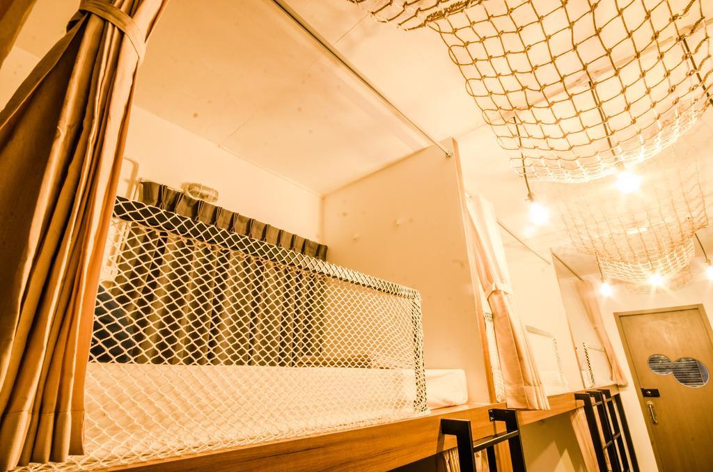 Pier 49 Hostel Бангкок Экстерьер фото
