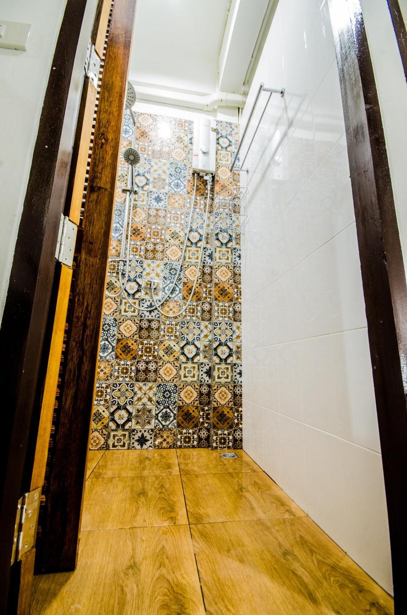 Pier 49 Hostel Бангкок Экстерьер фото
