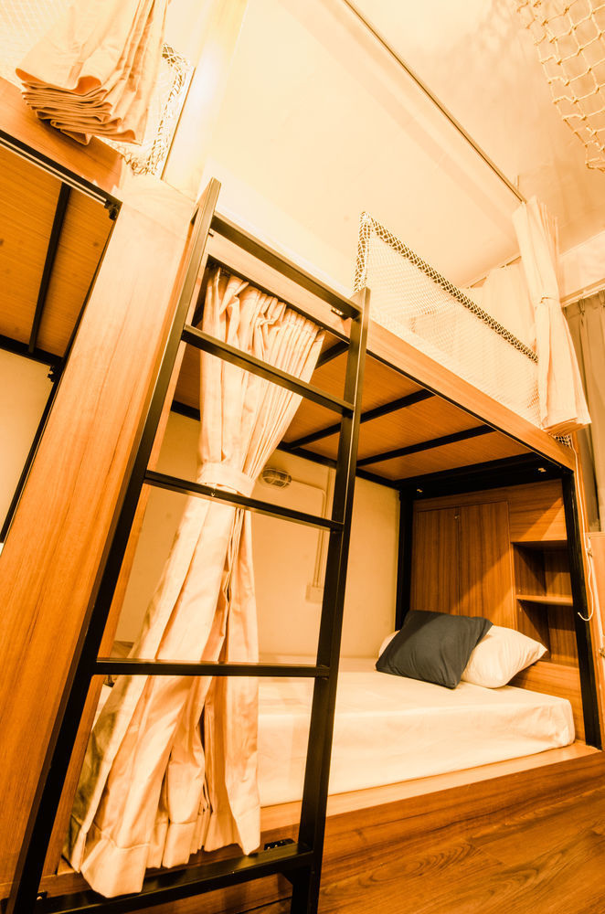 Pier 49 Hostel Бангкок Экстерьер фото