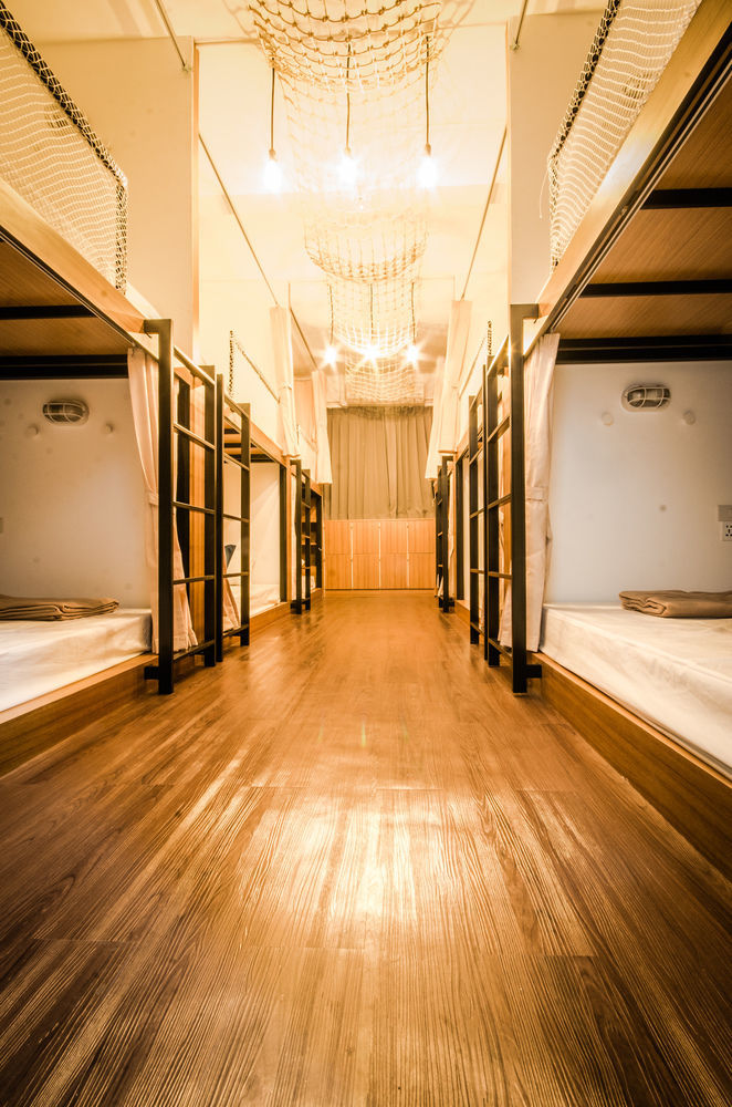 Pier 49 Hostel Бангкок Экстерьер фото