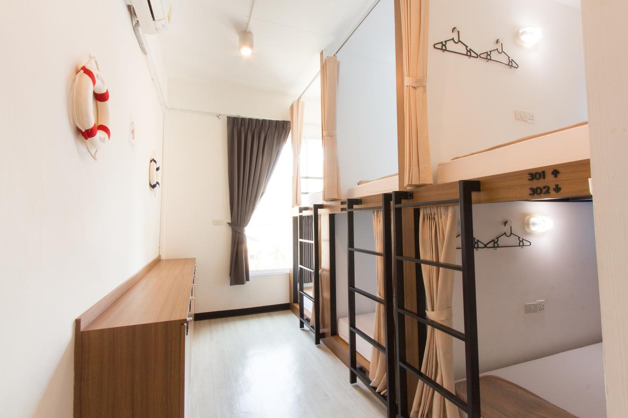 Pier 49 Hostel Бангкок Экстерьер фото