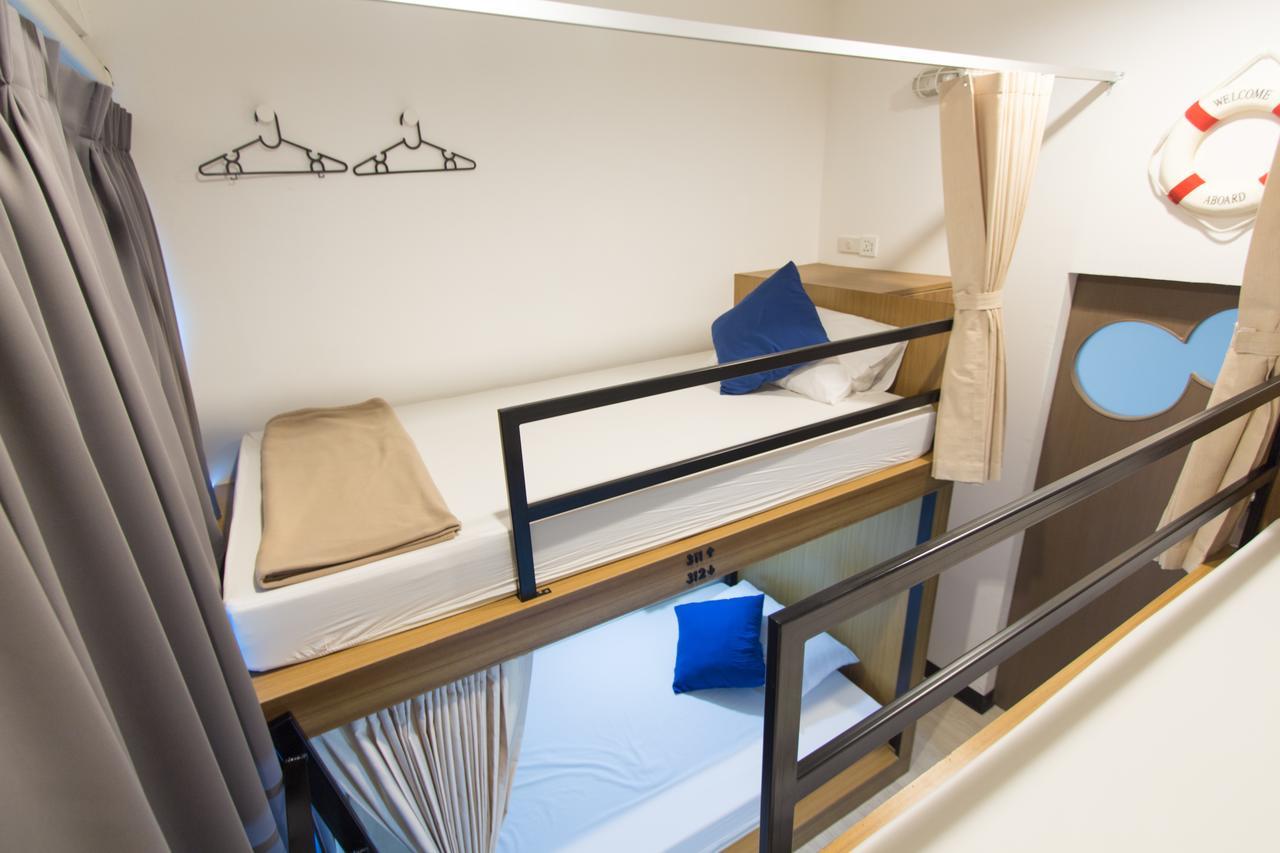 Pier 49 Hostel Бангкок Экстерьер фото